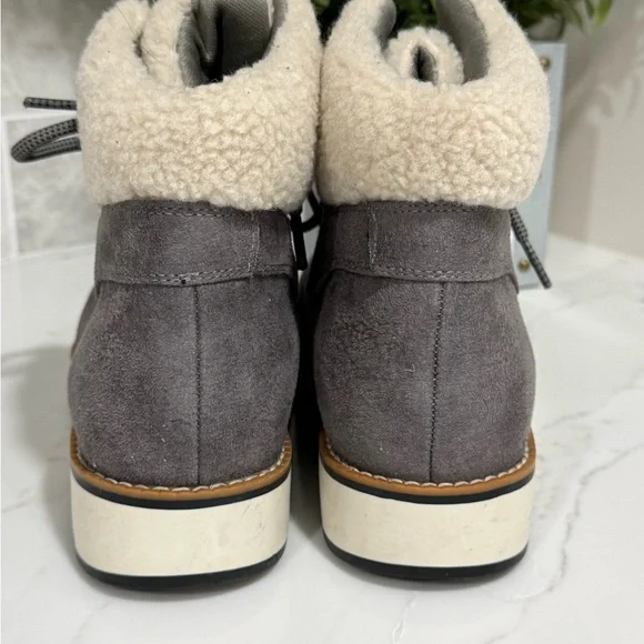 White Mountain Cozy Boots winter ankle booties Gray Like New - Picture 2 of 10